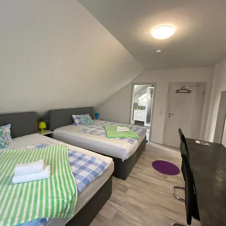 Schöne Mit Eigenem Bad An Den Holstenhallen Gasthof